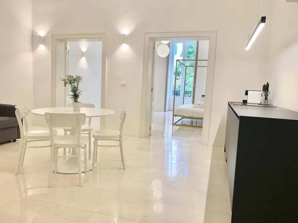 Federiciano White House - Bari Center Apartment Italy