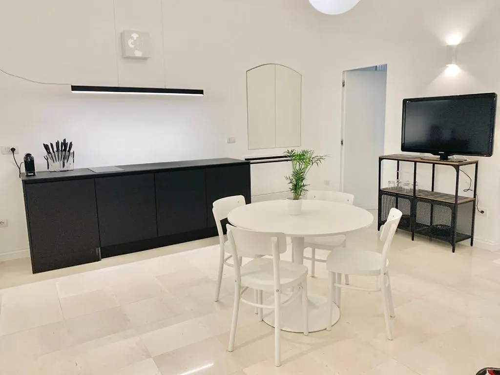 Federiciano White House - Bari Center Apartment