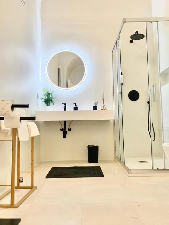 Federiciano White House - Bari Center Apartment 0*,